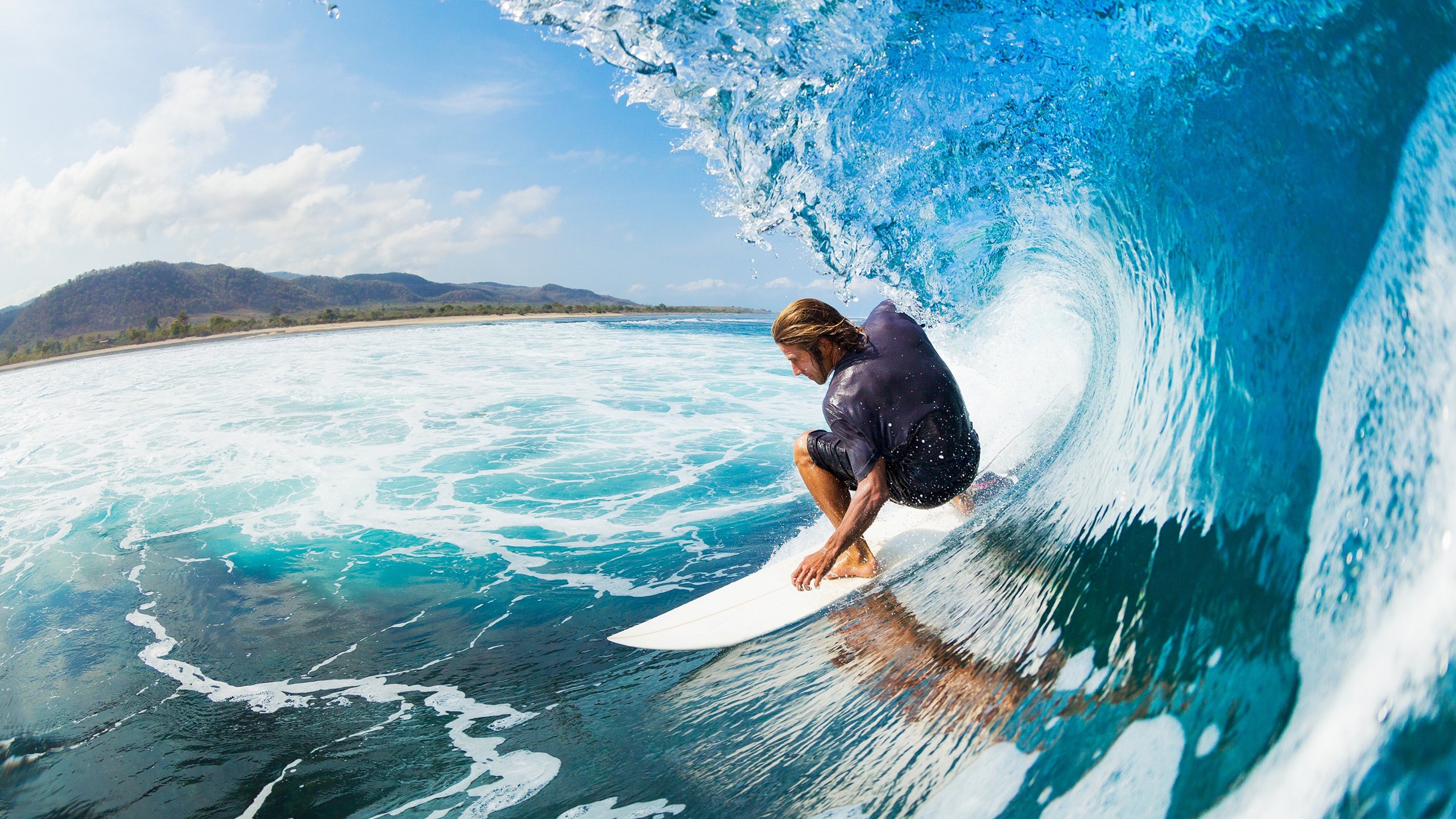 霍勒迪33+12+7！决胜时刻连续封盖，雄鹿拒绝对手逆转迎开门红