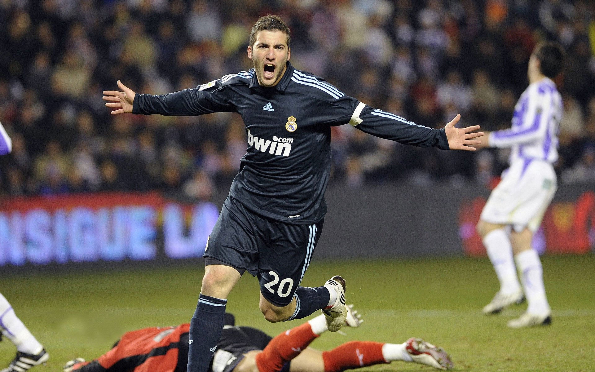 拉梅洛一击封喉,国王万箭齐发,当紫金军团遭遇真正的火力覆盖